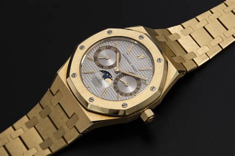 audemars piguet gold case.